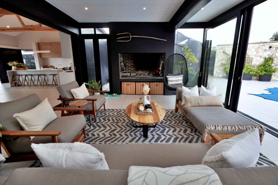 4 Bedroom Property for Sale in Stilbaai Wes Western Cape